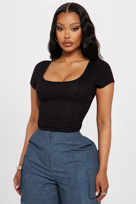 Fashion Nova walk my Way Basic Top