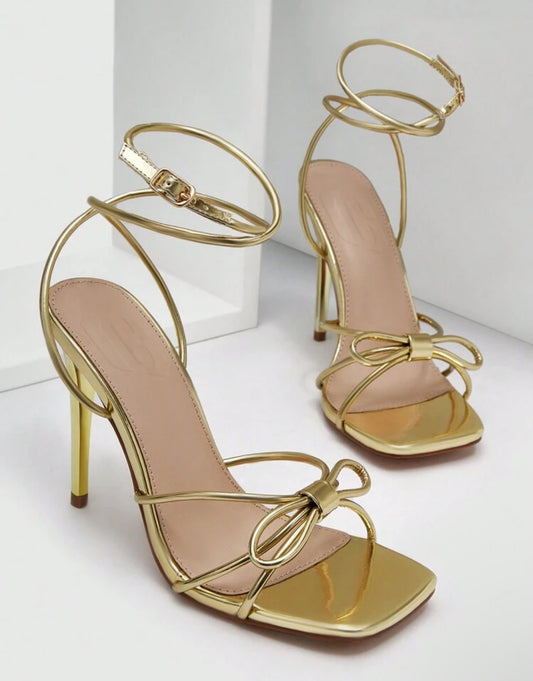 Gold slipper heel for dinner