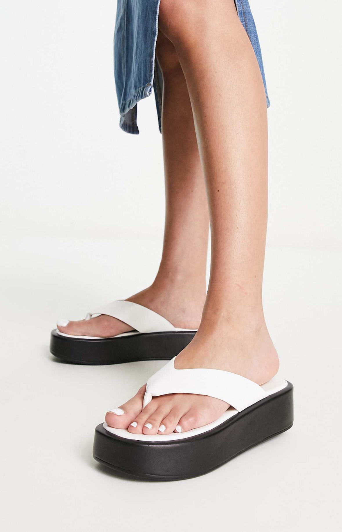 Truffle Collection Wide Fit Flatform Toe thong sandals